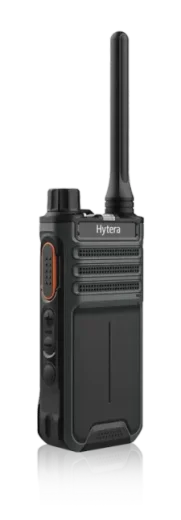 Rádio comunicador portátil Hytera BP516, visto em ângulo